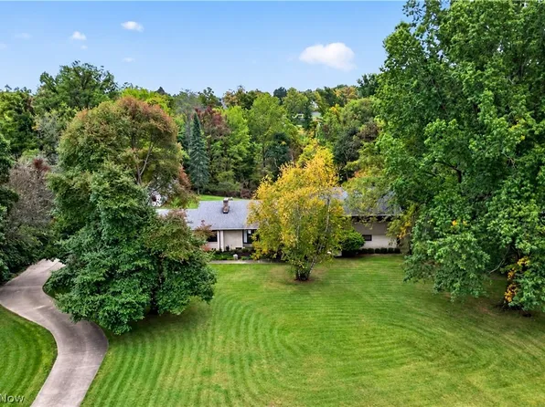 7805 Spring Lake Ln, Canfield, OH 44406