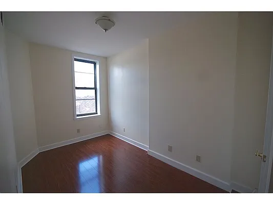Rented by ZealEstate Group Inc | media 17