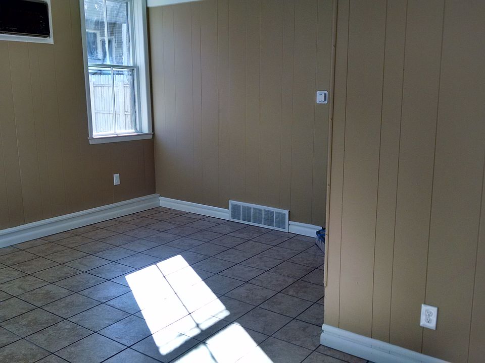 1st image of 341 E Lincoln Way