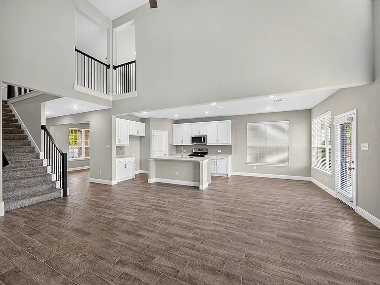 705 Parrino Pkwy — Photo 9