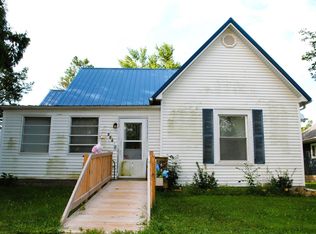 306 E Main St, Colfax, IL 61728