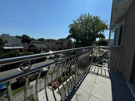 Rented by NY Space Finders Inc. | media 20