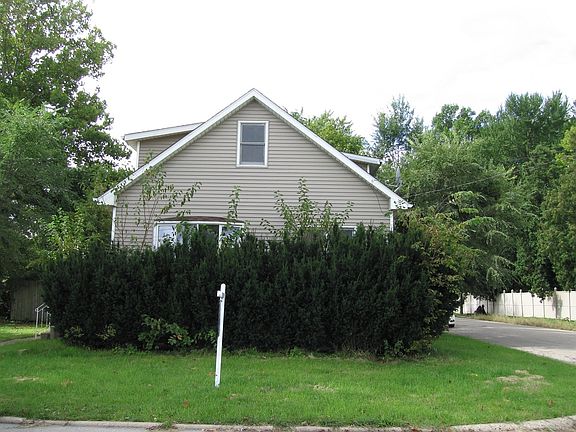 4th image of 2109 Hennepin St