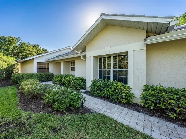 118 Fountain CIR, NAPLES, FL 34119