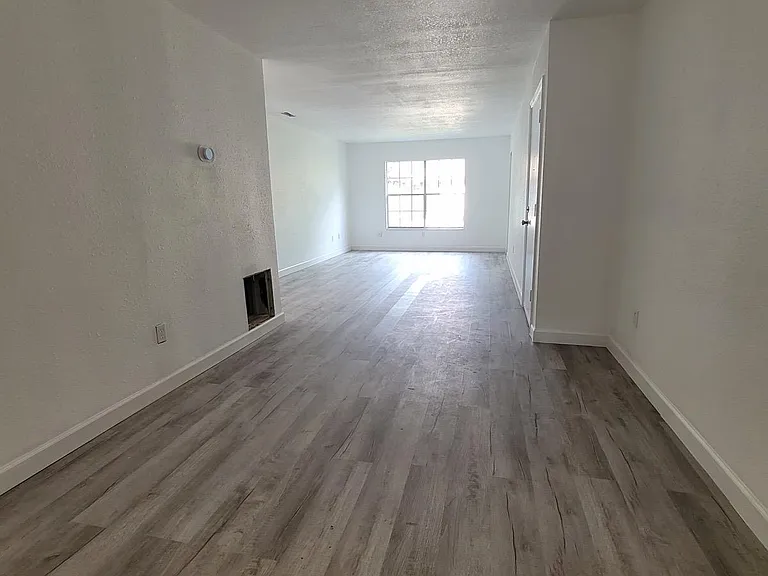 5329 Hansel Ave #B-4 — Photo 2