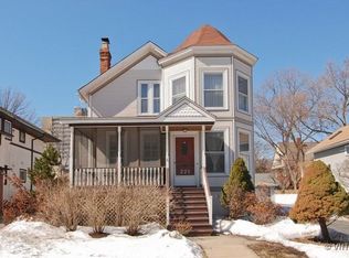 221 Clinton Ave, Oak Park, IL 60302