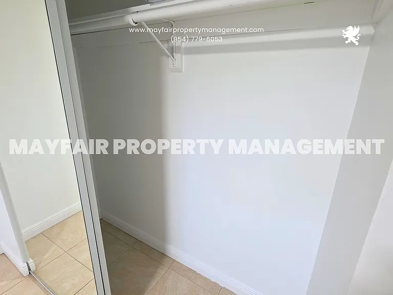 5621 SW 36th Ct #206 — Photo 6