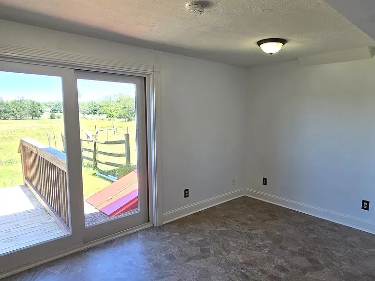 8293 Leetown Rd — Photo 12