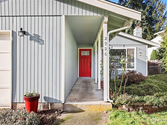 3rd image of 2926 Greenwood Court S