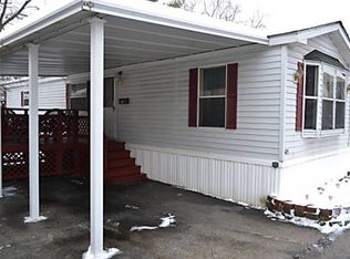 105 Clubhouse Dr, Justice, IL