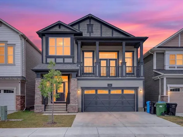244 E Carrington Cres NW, Calgary, AB T3P 1R1