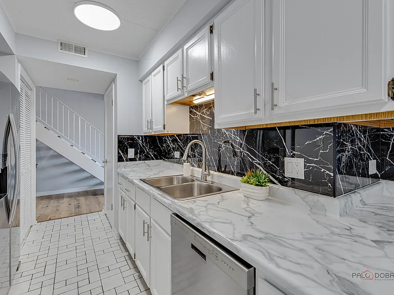 1551 Ashland Ave #306 — Photo 6