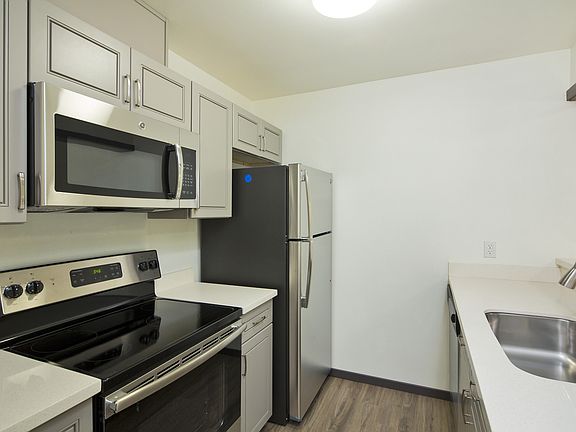 2nd image of 6040 California Ave SW APT 307