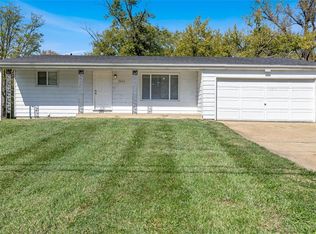 12103 Larimore Rd, Saint Louis, MO 63138