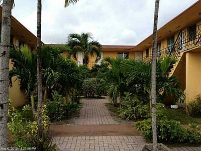 855 W 29th St APT 8, Hialeah, FL, 33012