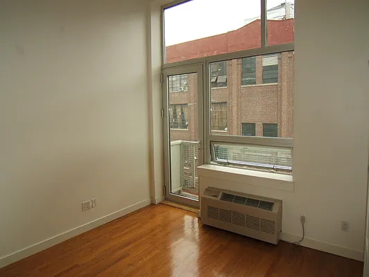 Rented by Joel Weisz, LREB | media 26