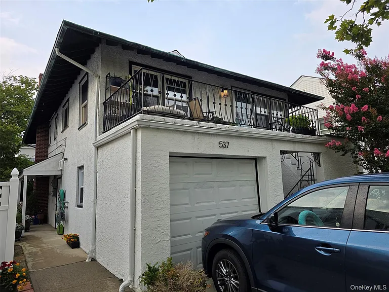 537 E Chester St — Photo 1