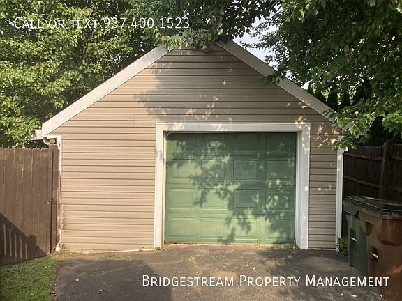 2nd image of 1525 Barney Ave
