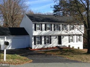 10204 Hillside Ln, Fredericksburg, VA 22408