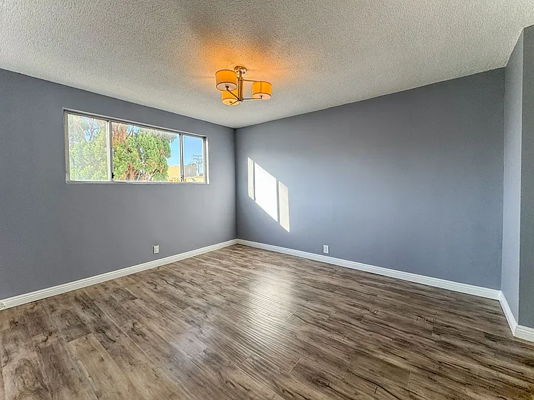 1138 Euclid St #1 — Photo 12