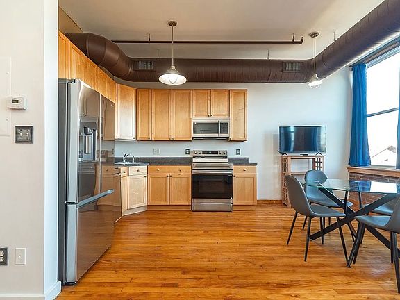 3rd image of 325 Lafayette St Building 8-2