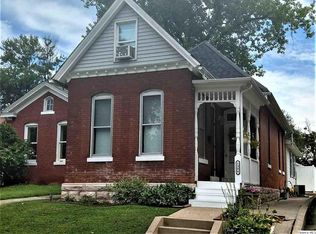1304 N 9th St, Quincy, IL 62301