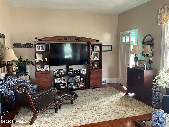 4th image of 3643 N Main Street
