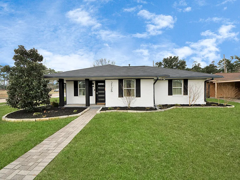 Woodcrest Dr — Photo 42