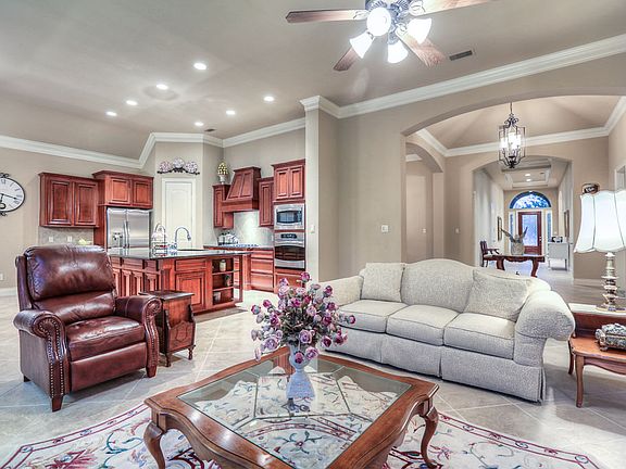 4th image of 18815 Banyan Cove Ln