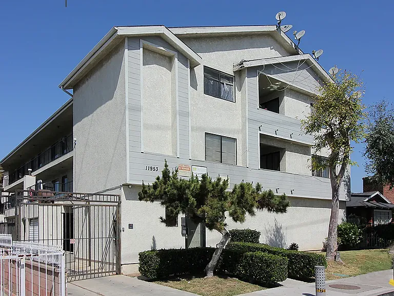 11953 Eucalyptus Ave #9 — Photo 1