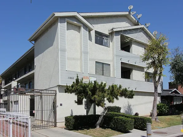 11953 Eucalyptus Ave APT 9, Hawthorne, CA 90250