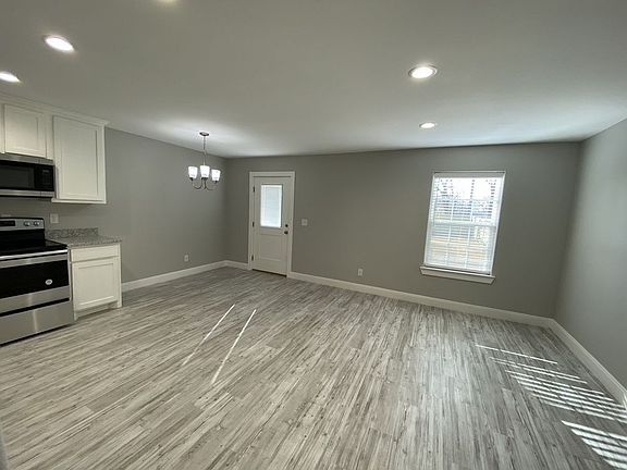 3rd image of 1022 W Shepherd St #75020