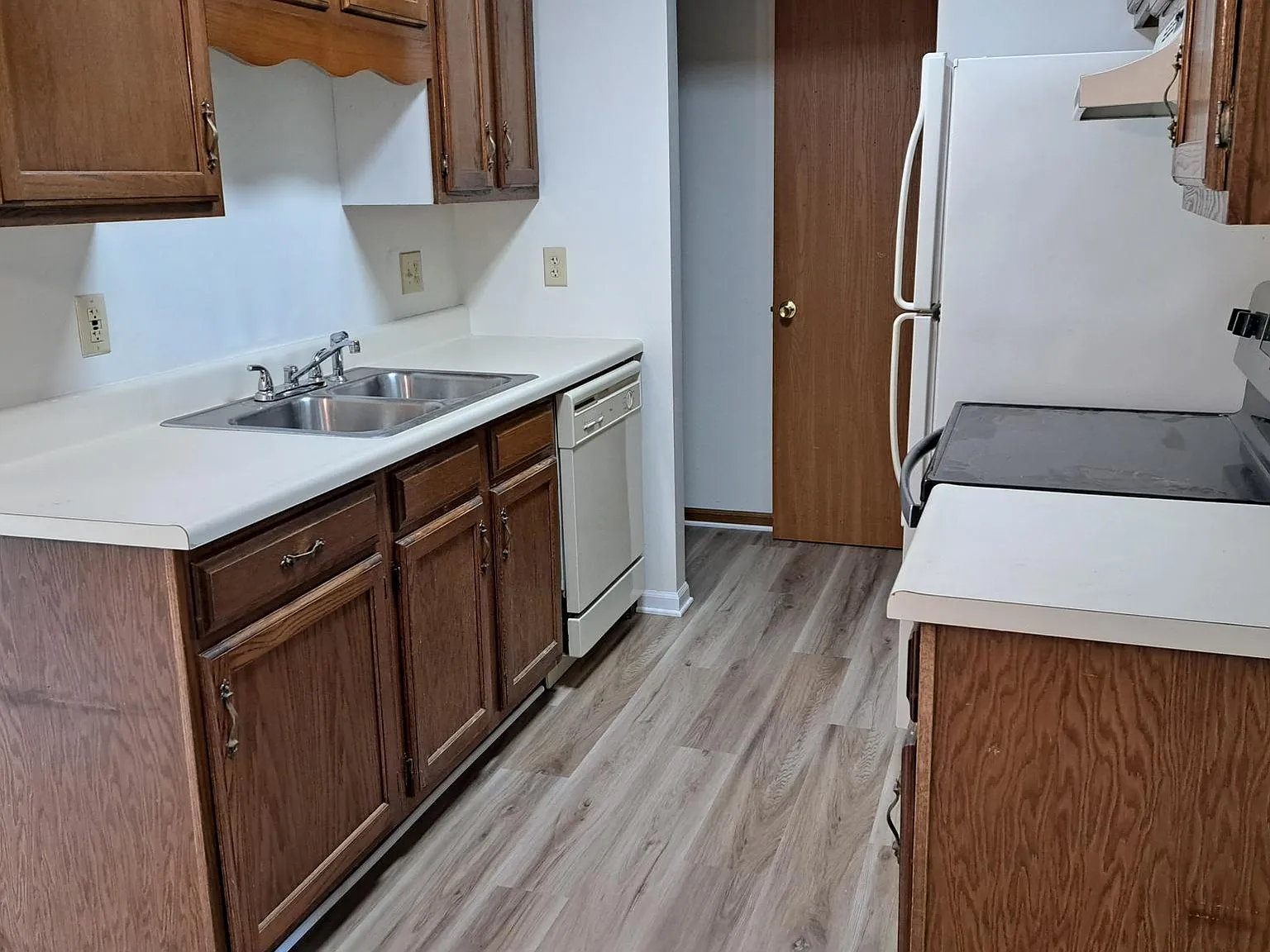 3 bed, 1.5 bath, 1080 sqft, $1,400 — Photo 3