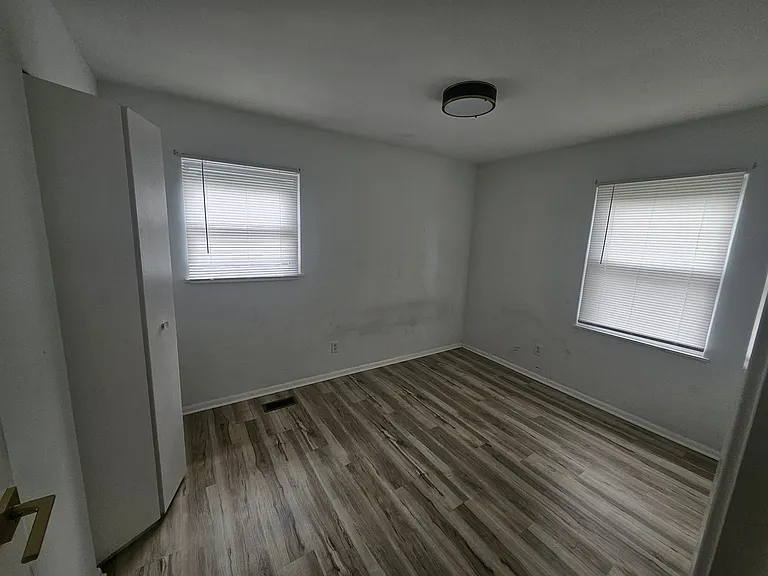 2804 Lawndale Dr — Photo 6