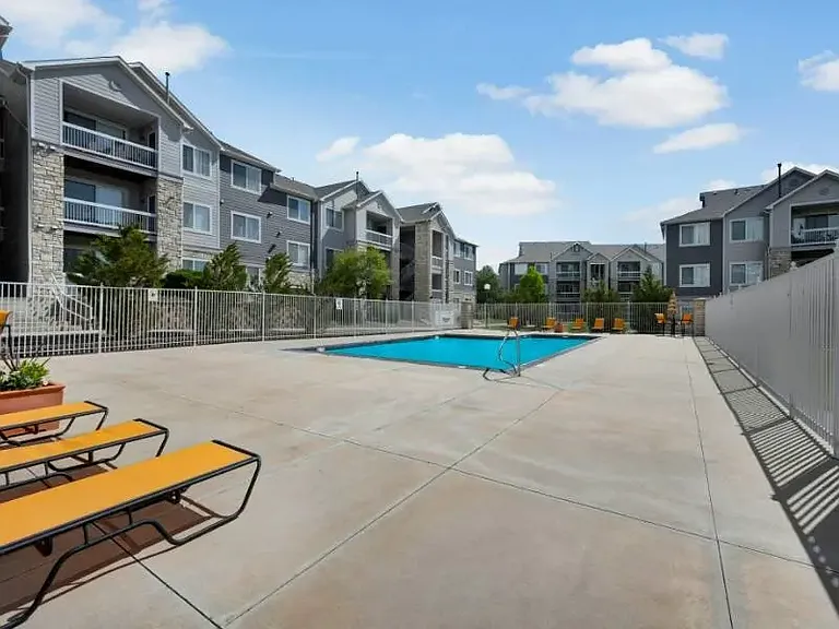 Reserve At Thornton — Photo 9