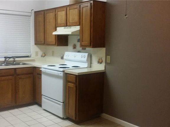 3rd image of 6905 Sierra Dr