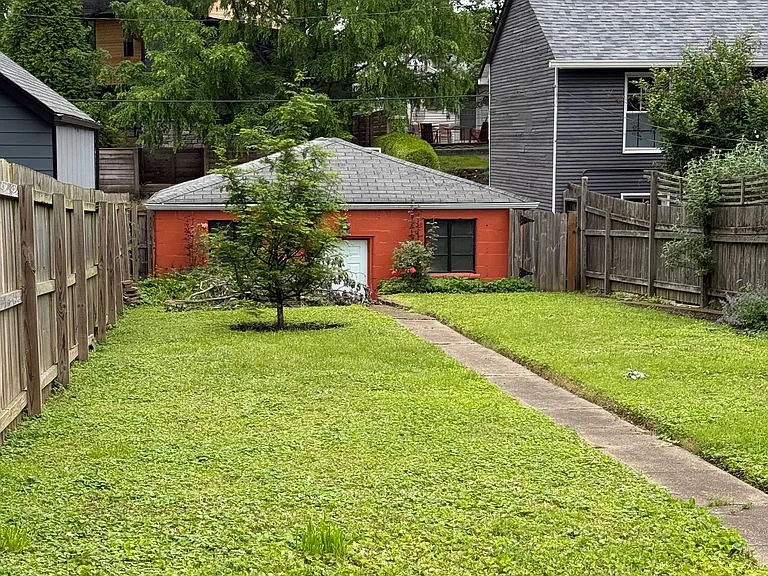 1319 Hull St — Photo 6