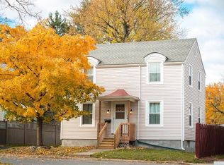 30 Janis St, Hudson, NY 12534