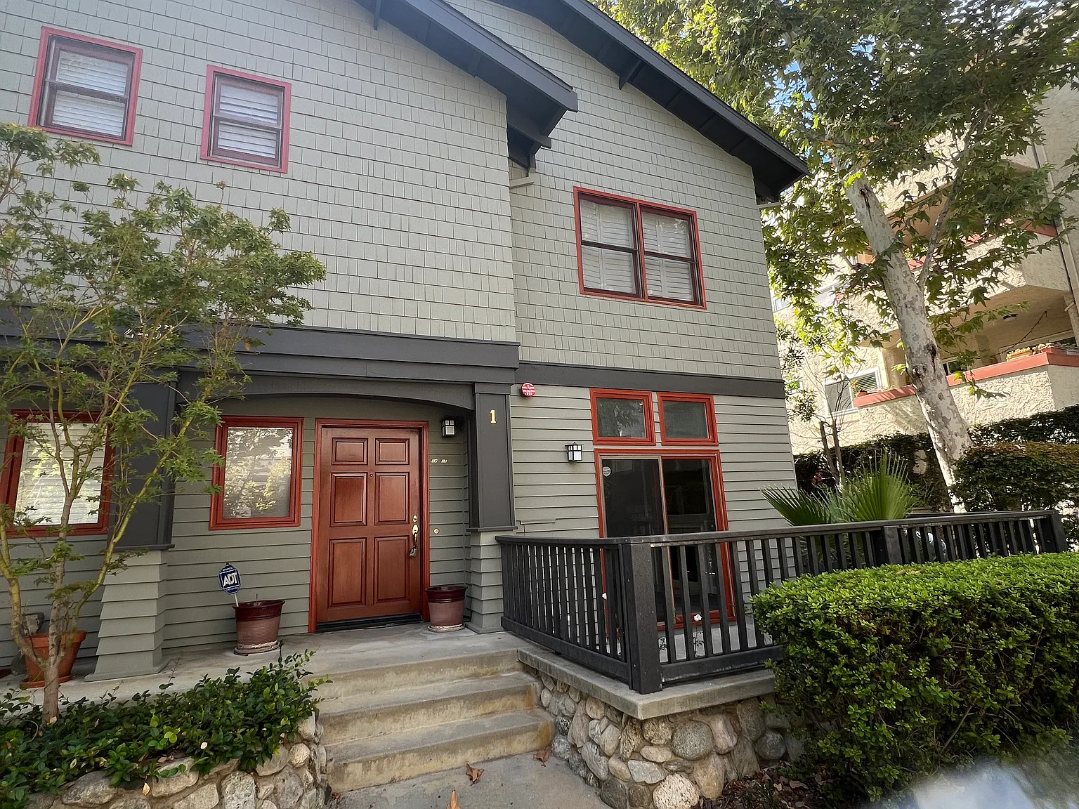 3 bed, 2.5 bath, 1849 sqft, $4,500 — Photo 4