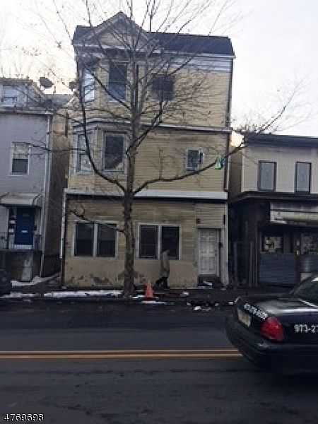 1st image of 213 W Broadway