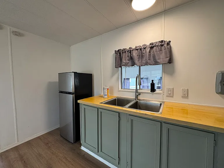 2145 Hermosa Dr — Photo 1