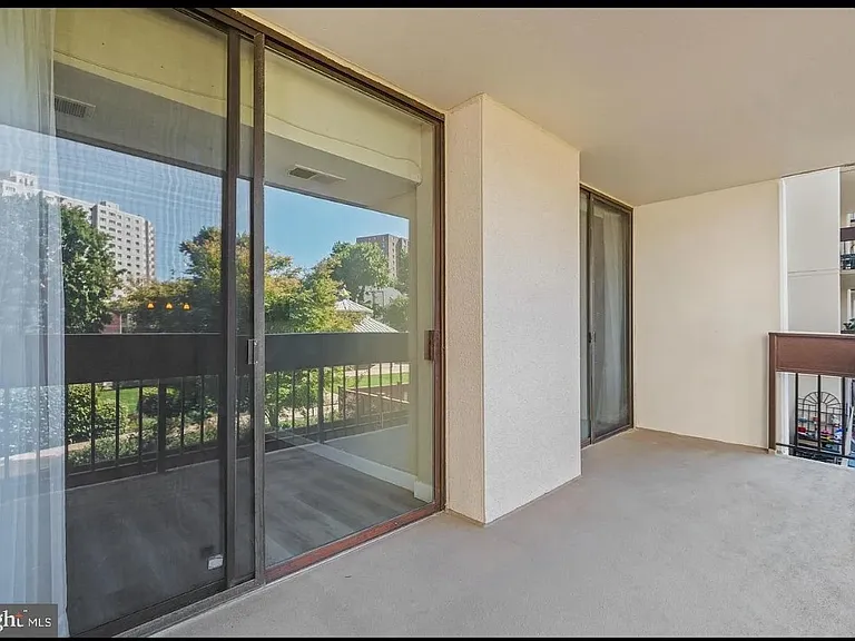 5300 Holmes Run Pkwy #319 — Photo 17