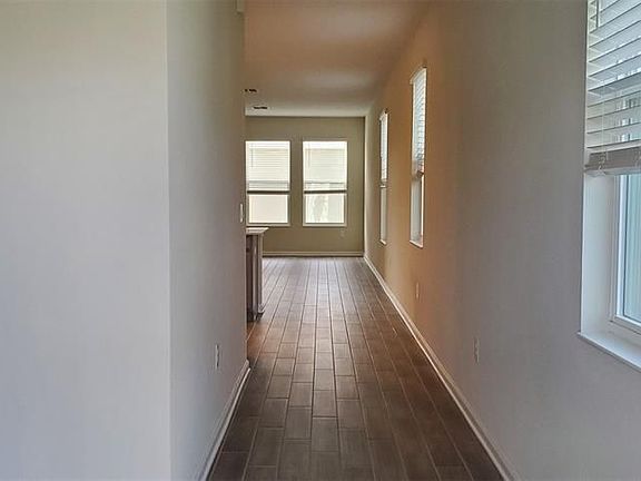 4th image of 17046 Quicksilver Ave