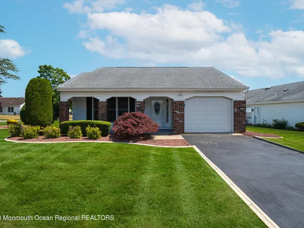 1 Blackthorn Place, Manchester, NJ 08759