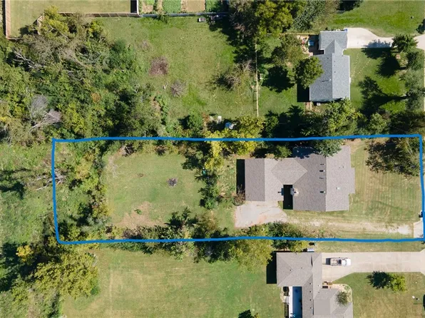 1509 W Poplar St, Rogers, AR 72758