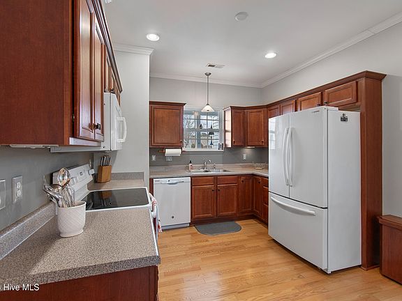 3rd image of 4430 Spinnaker Street SE
