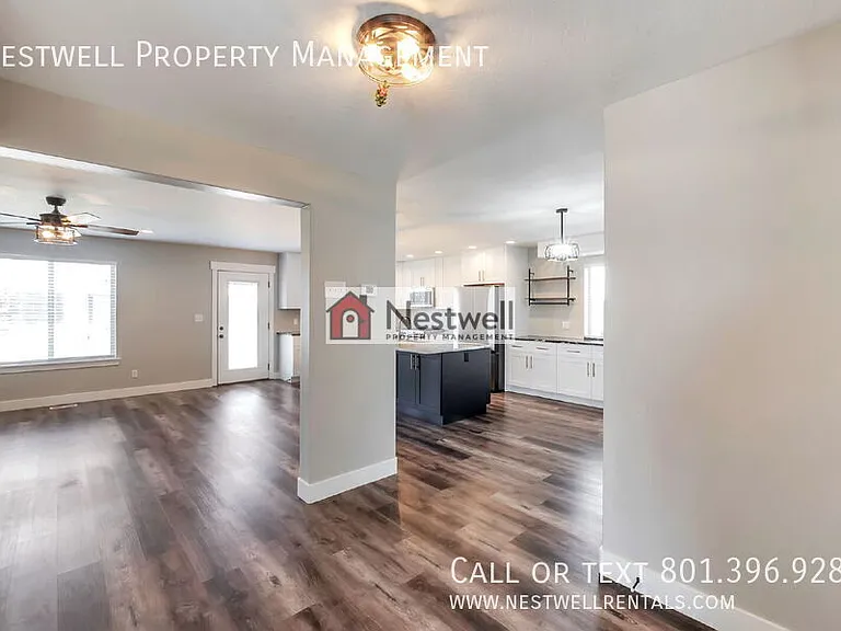 35 E Water Ln — Photo 7