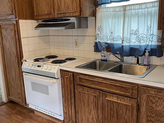 4th image of 3007 East Ave