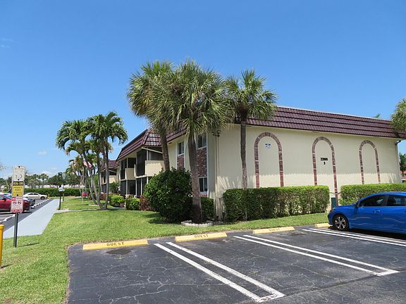 2nd image of 22805 SW 66th Avenue #101