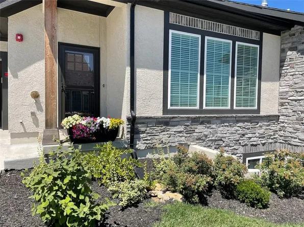 6468 Barth Rd, Shawnee, KS 66226